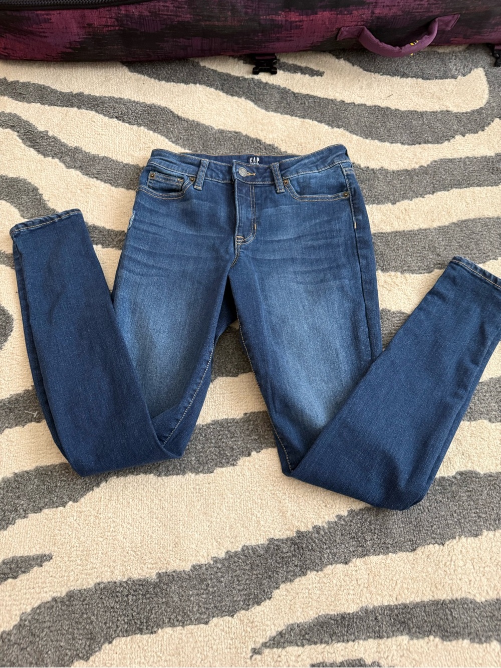 GAP Women's Skinny Jeans in Medium Blue Wash